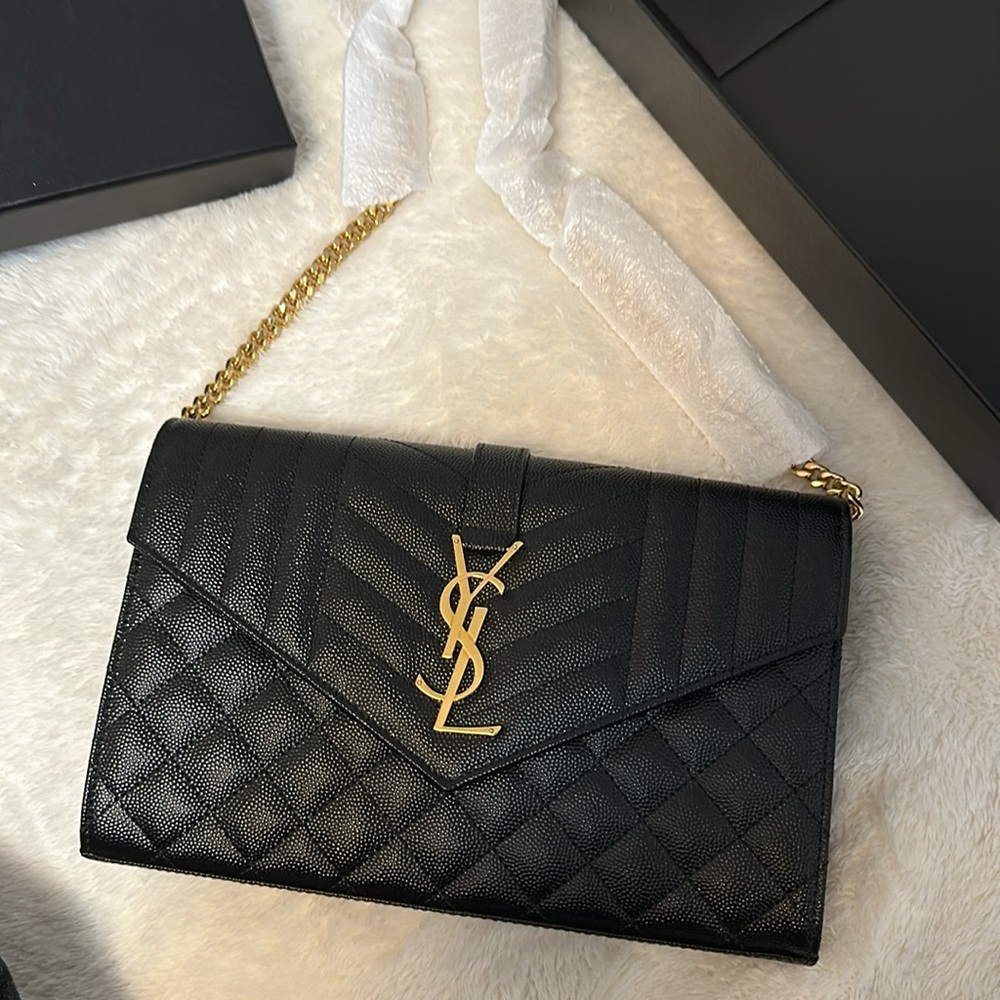 Saint❌❌SOLD❌❌ Laurent Envelop Wallet on chain